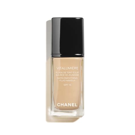 Chanel 020 Clair Vitalumiere Satin Fluid Makeup SPF 15